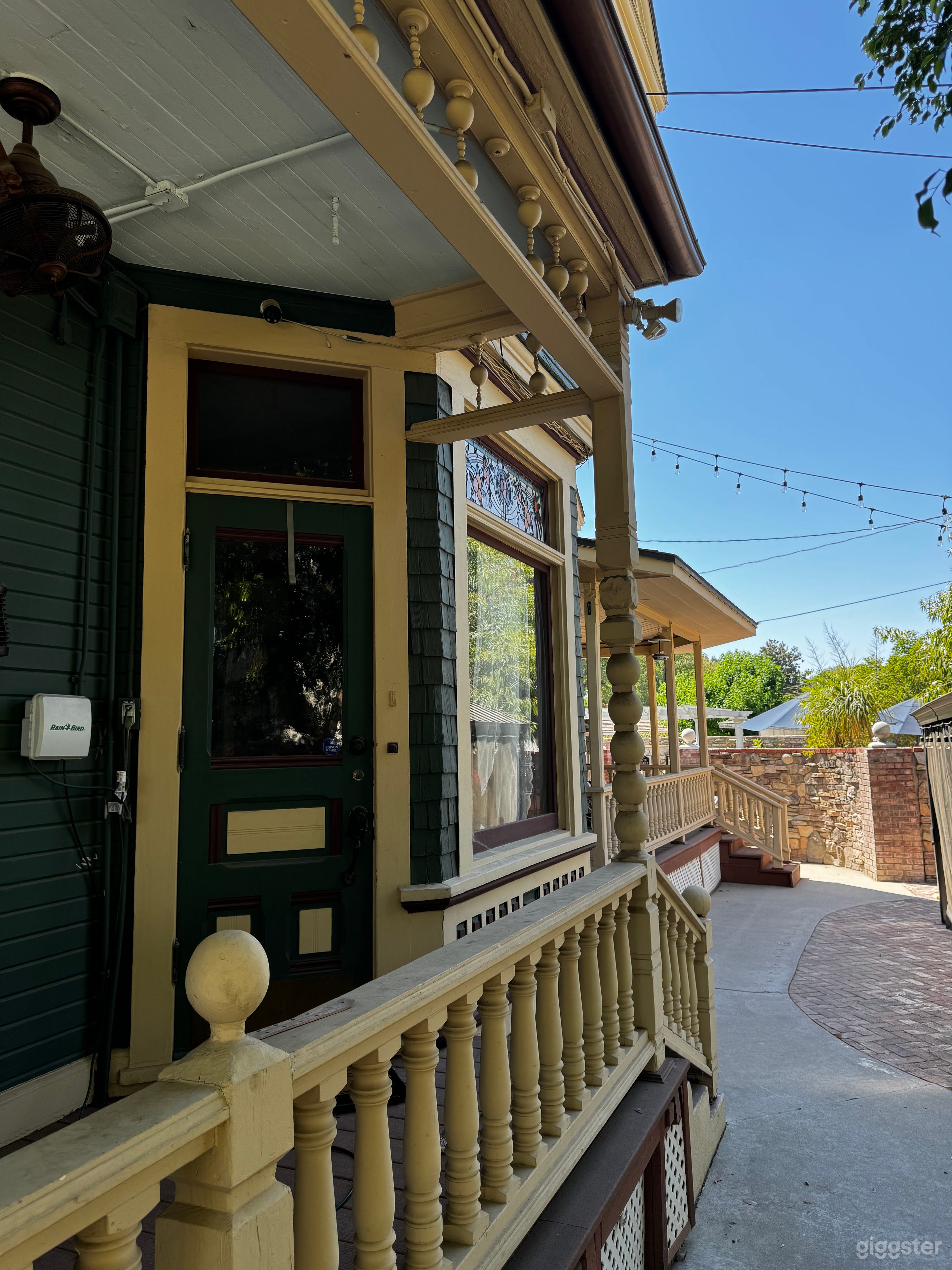 1891 Queen Anne Victorian Photo 3