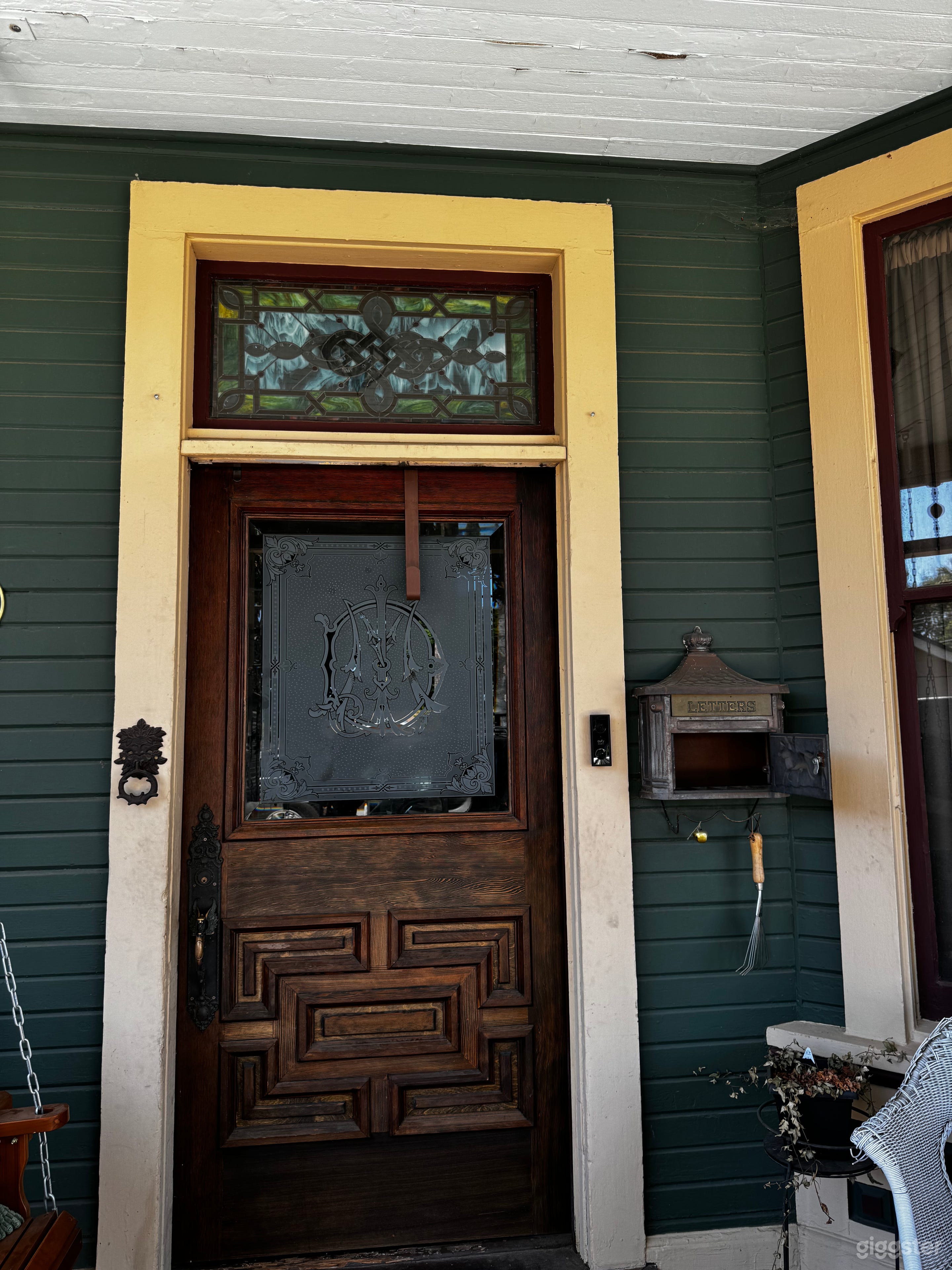 1891 Queen Anne Victorian Photo 4