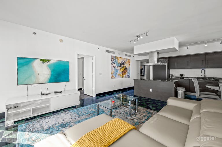  46th Floor Luxury Penthouse | Ocean Views | 2 Bed / 2 Bath 