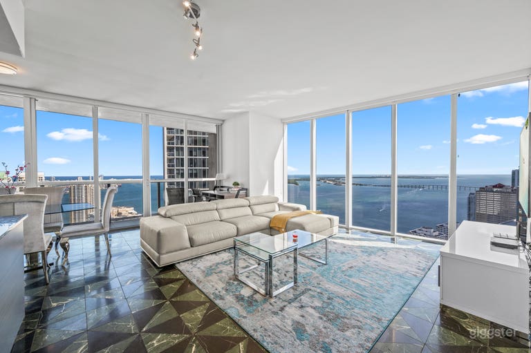  46th Floor Luxury Penthouse | Ocean Views | 2 Bed / 2 Bath 