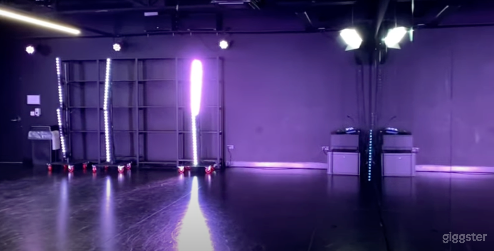 Fully equipped Dance/Photo/Film Studio Black Box Photo 3