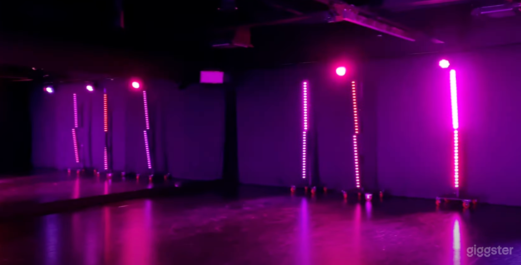 Fully equipped Dance/Photo/Film Studio Black Box Photo 2