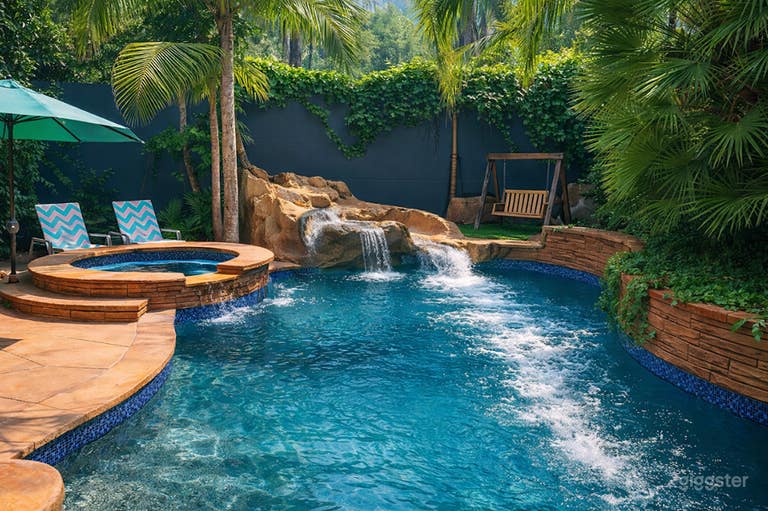  Private Outdoor Oasis with Pool, Spa & Lush Fruit Trees 