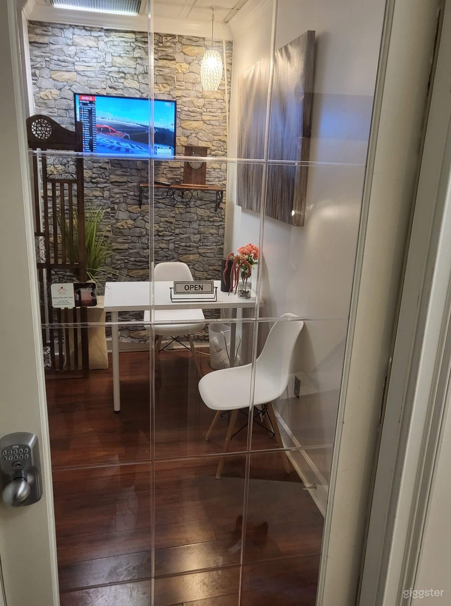 Natural Sunlight Photography Studio Photo 3