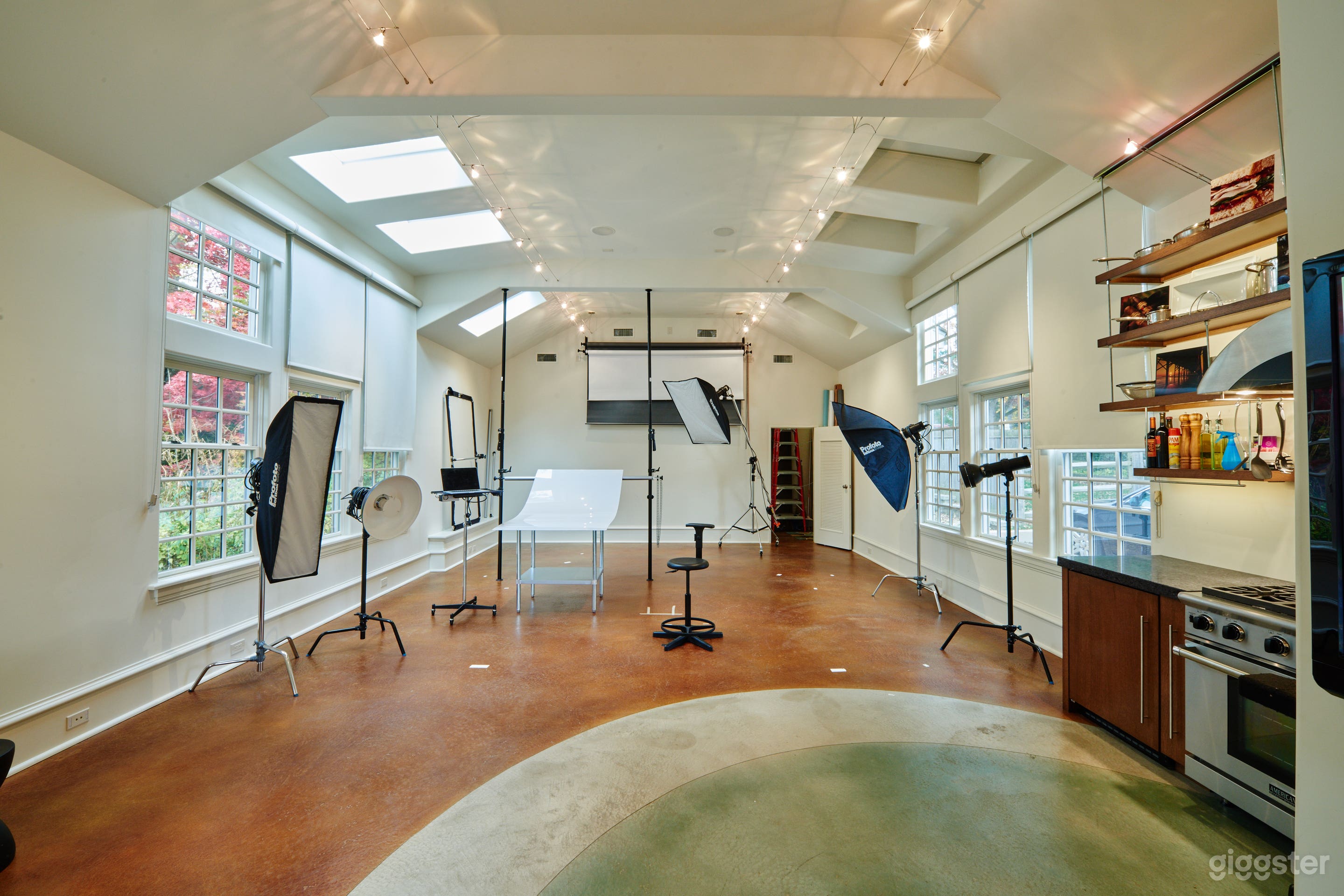 Bright Natural Light Photography Studio in Downtown Media Photo 1