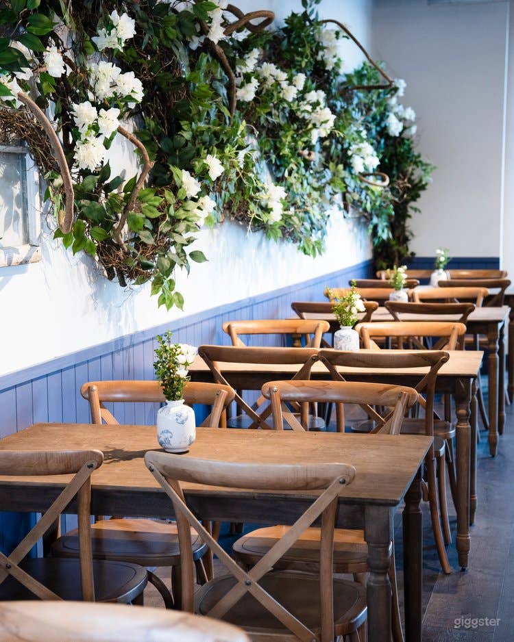  Flexible floorplans for both standing and seated events 