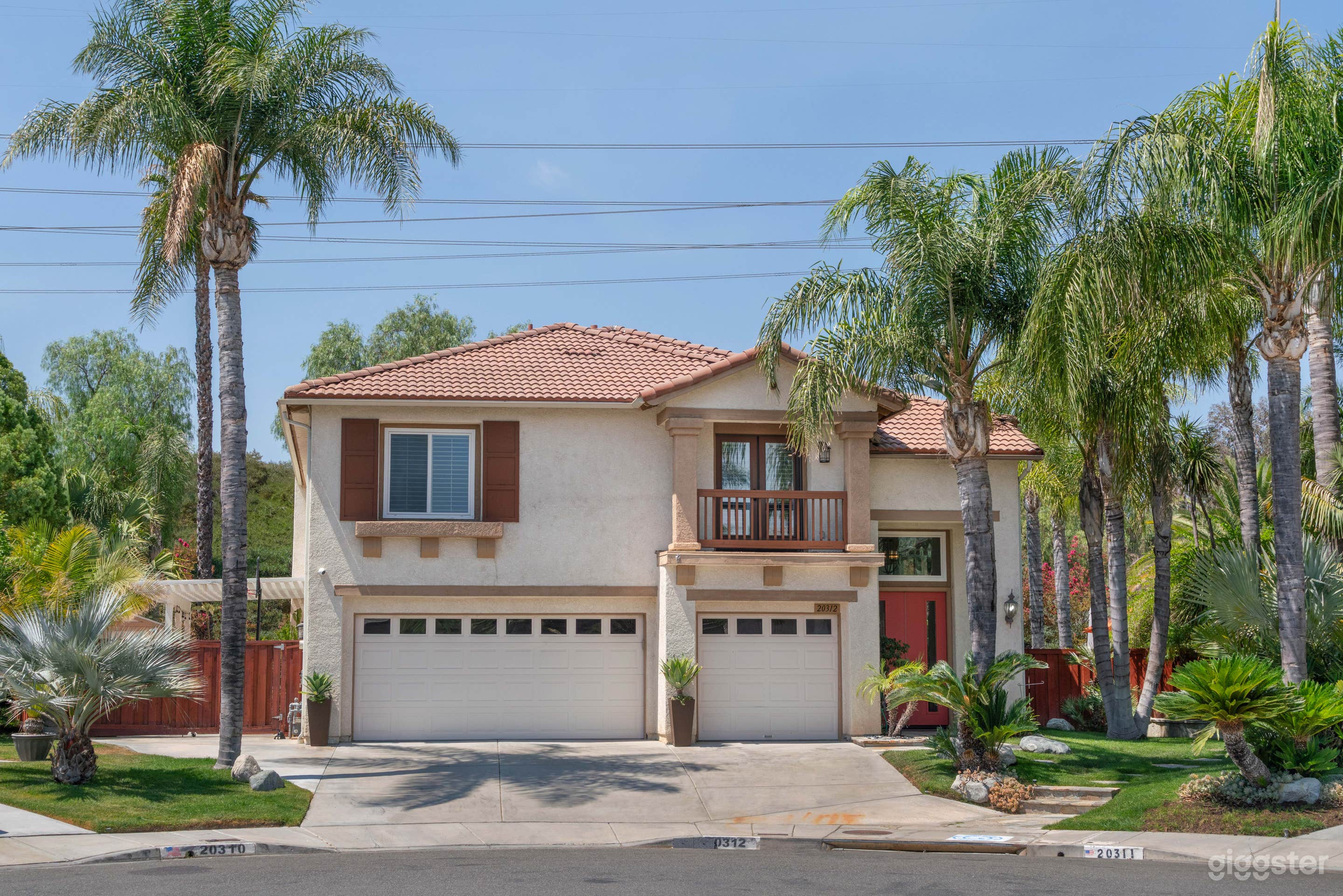 Private oasis just outside the city Photo 1