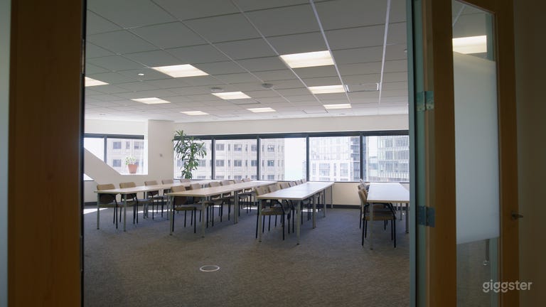  Sunset Beach: Spacious Meeting Space w/ City Views 