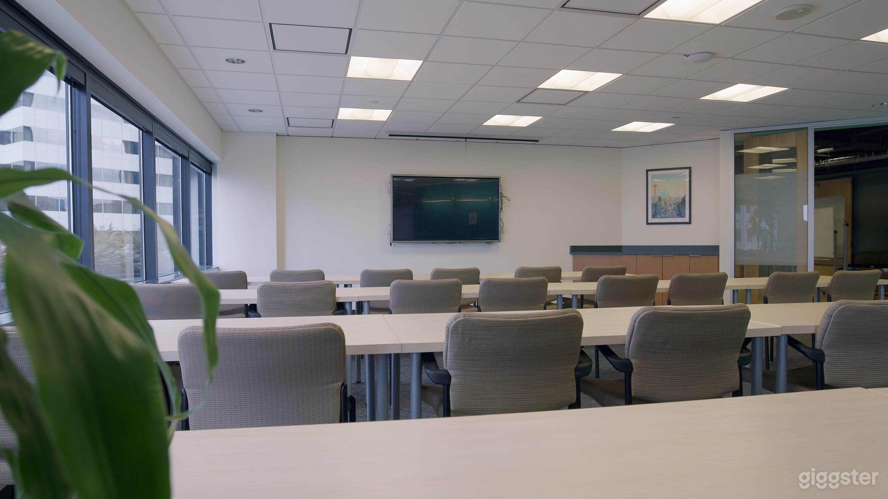 Sunset Beach: Spacious Meeting Space w/ City Views Photo 2