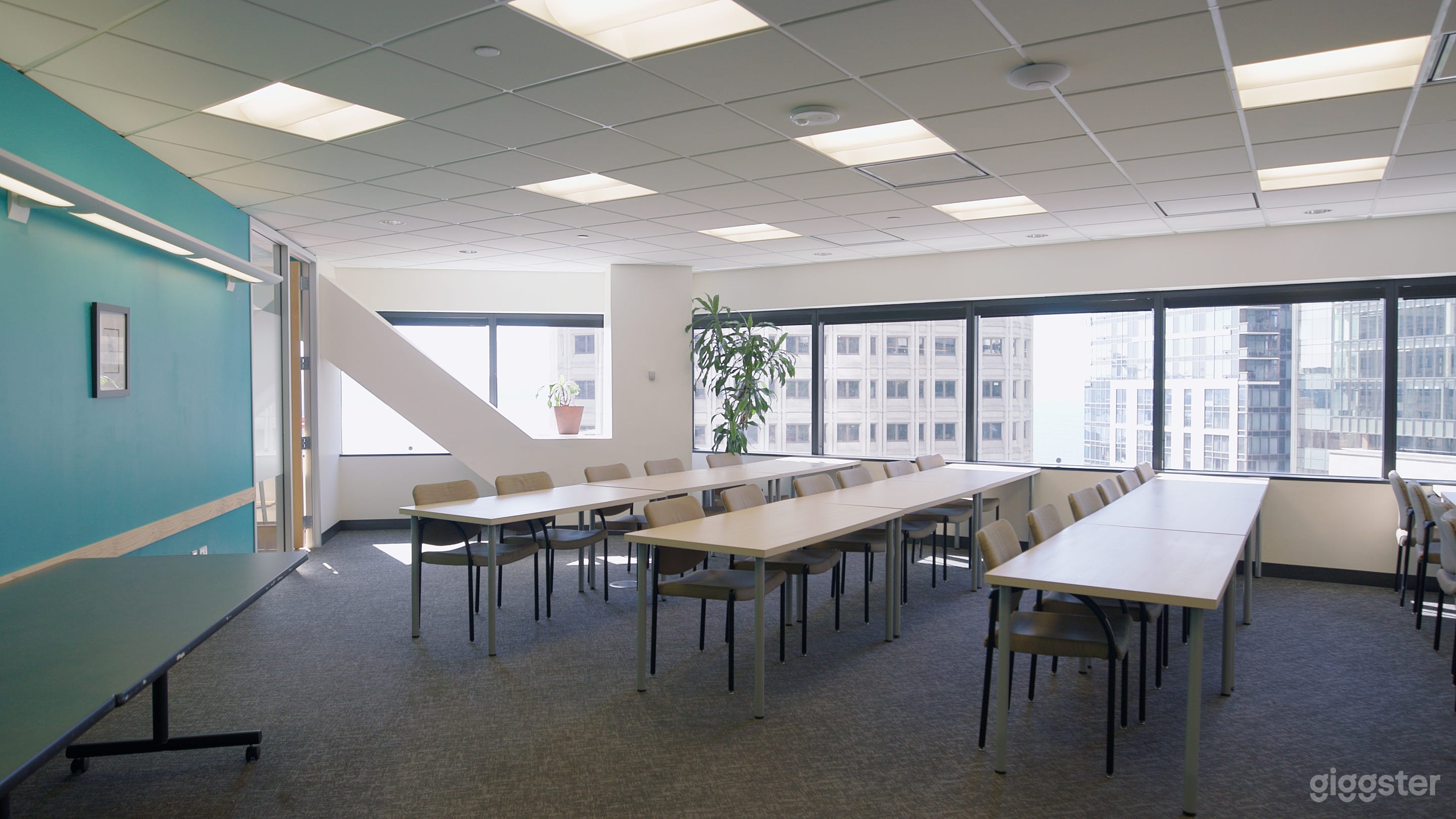 Sunset Beach: Spacious Meeting Space w/ City Views Photo 3