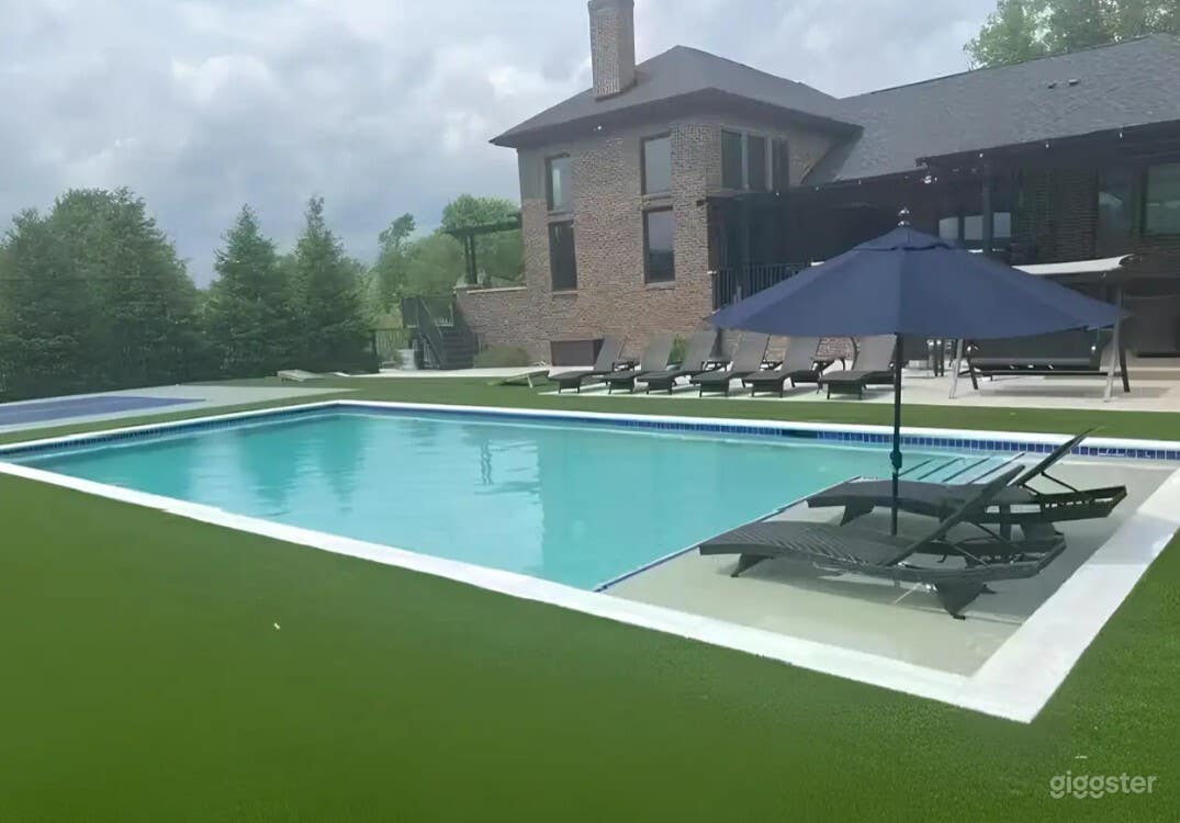 Ultimate Summer Pool Photo 4