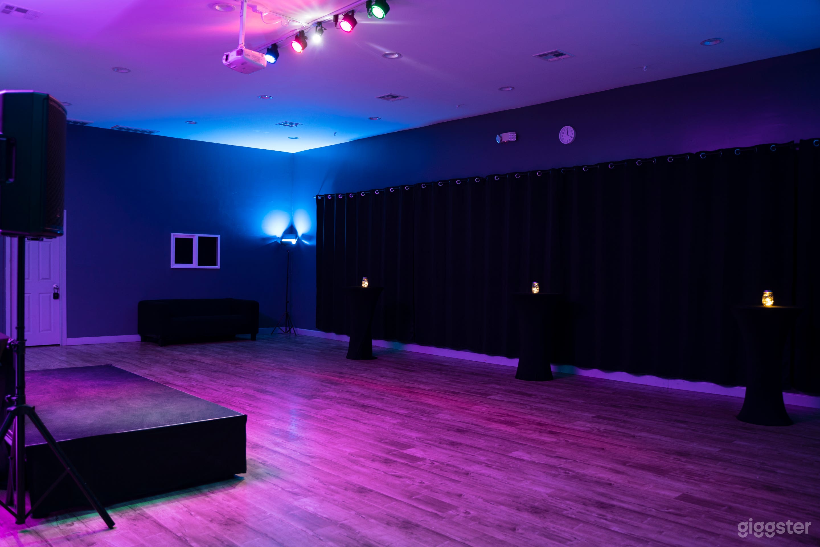 Creative Space Private Event Party Meeting Concert Photo 4