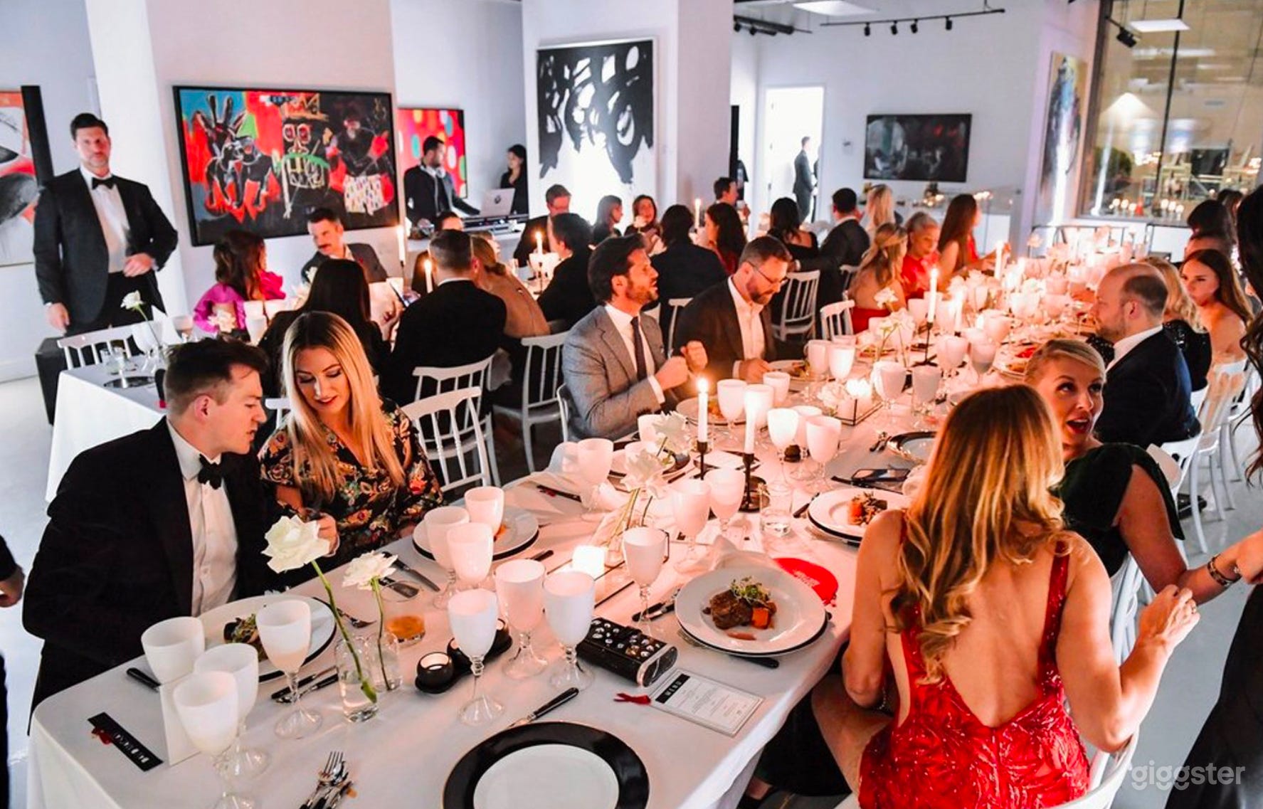 Sleek, Contemporary Art Gallery in Toronto Photo 4