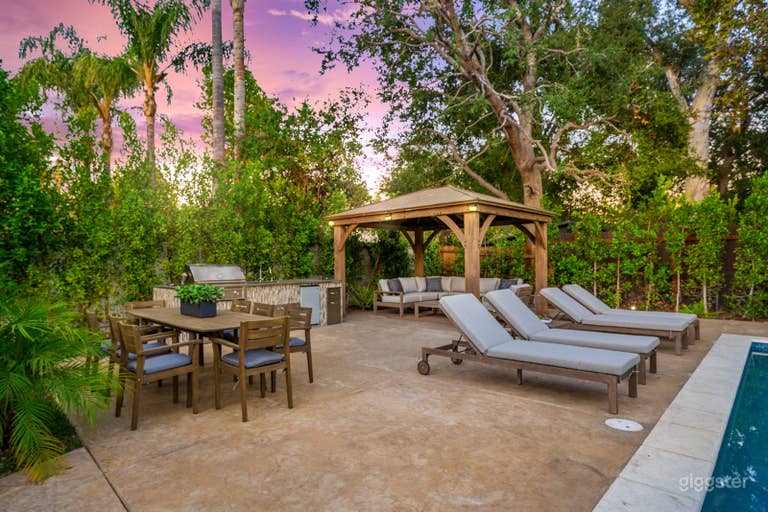  Modern Sherman Oaks Villa with Heated Pool & Outdoor Lounge 