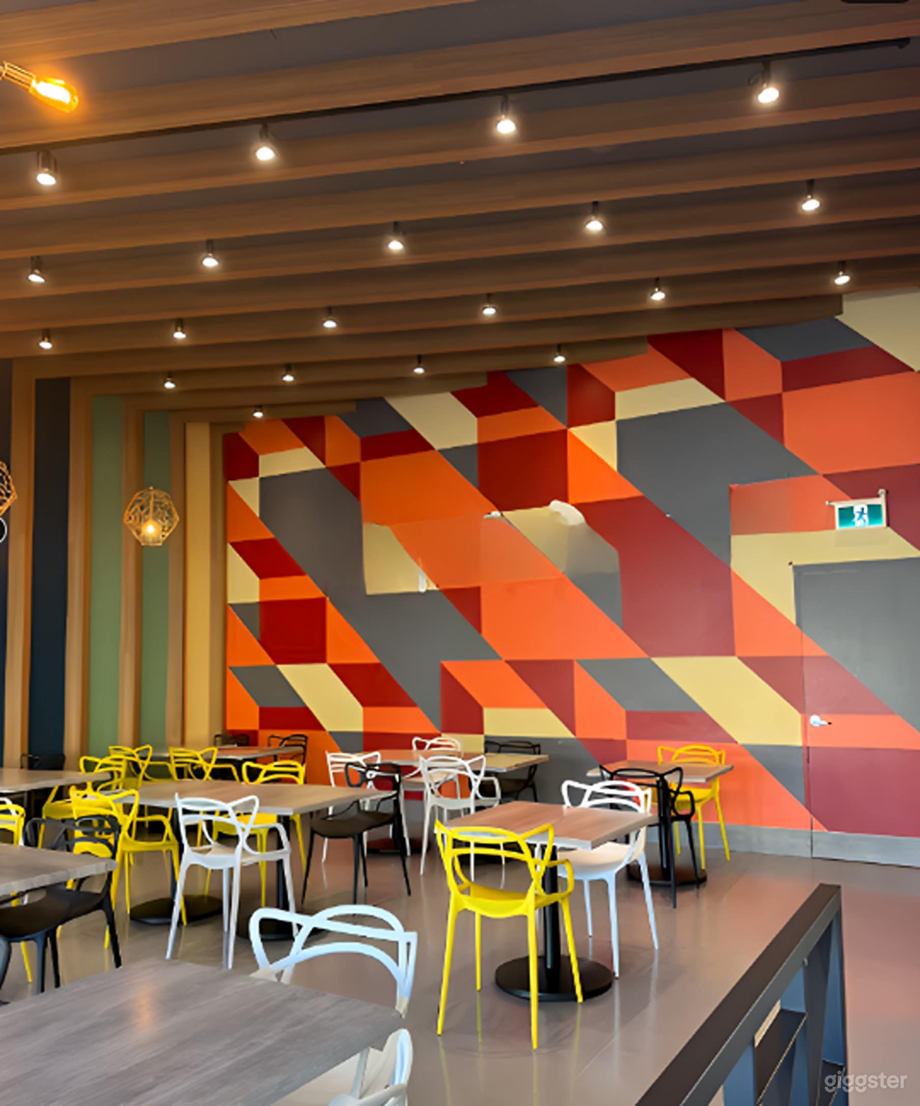 Cozy Toronto-based Restaurant Photo 4