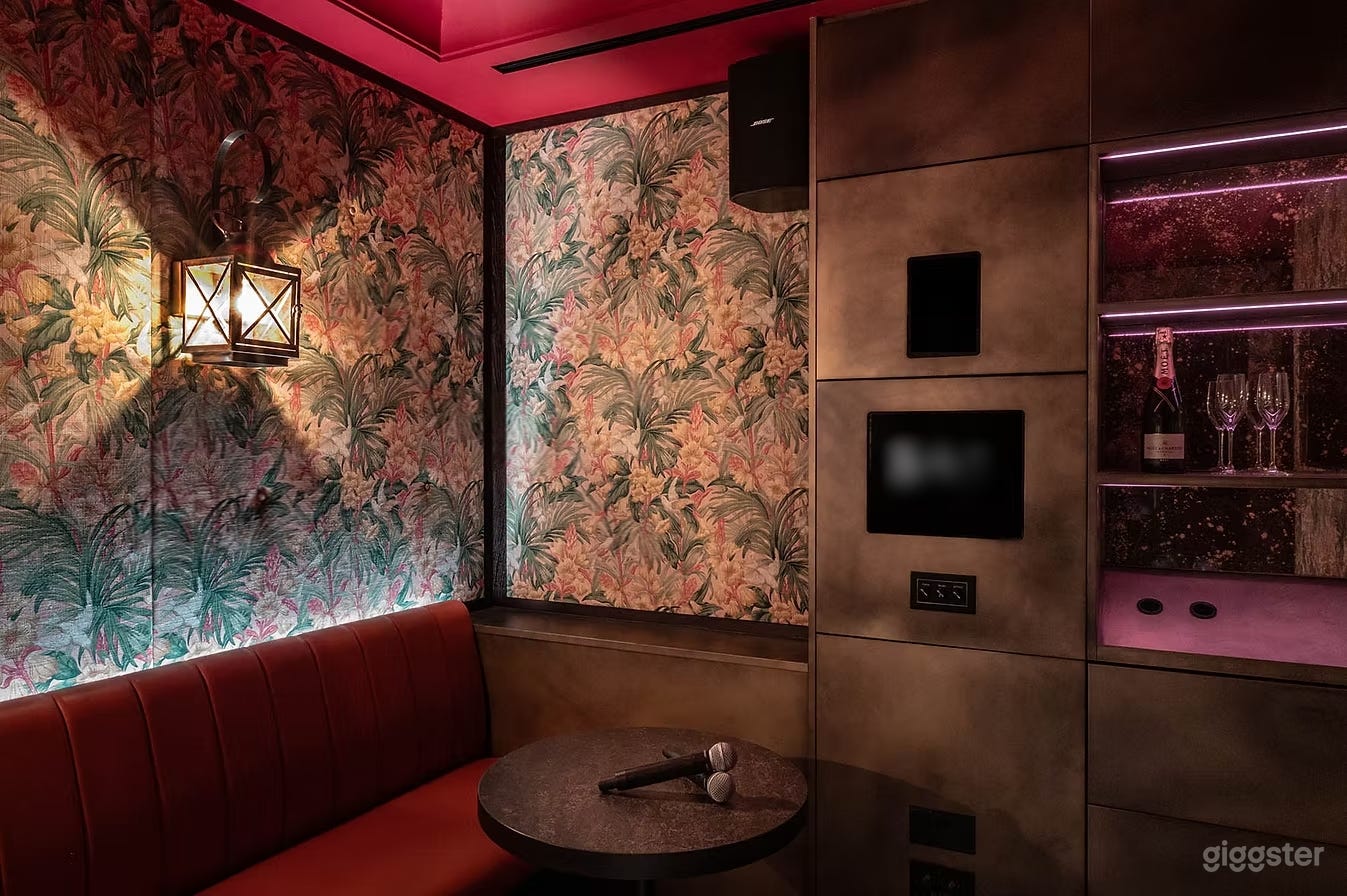 The Pink Carriage Room Photo 2