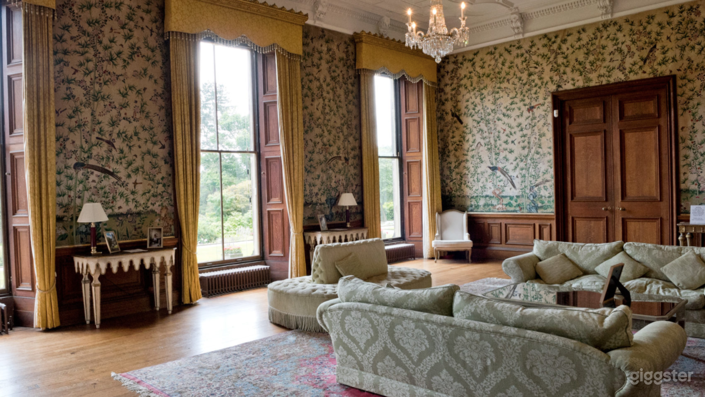 Fascinating Drawing Room in Stafford Photo 2