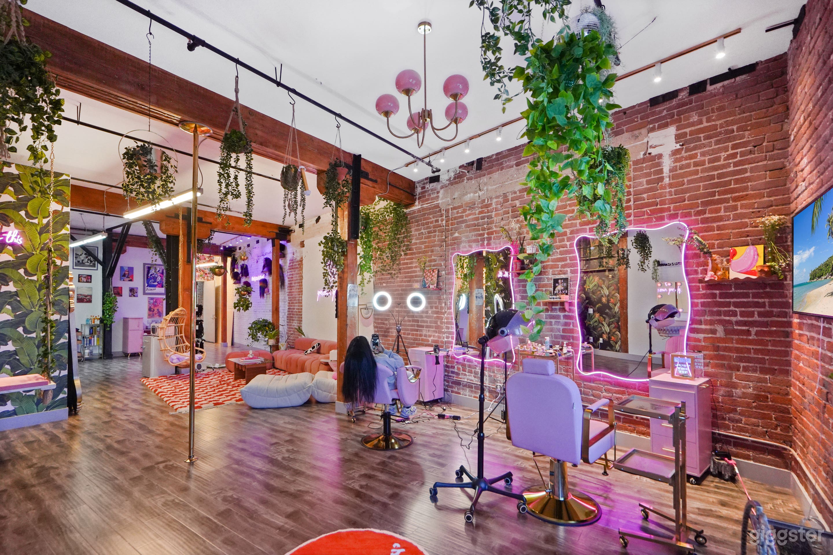 Super Stylish, Pink Aesthetic Salon in DTLA Photo 1