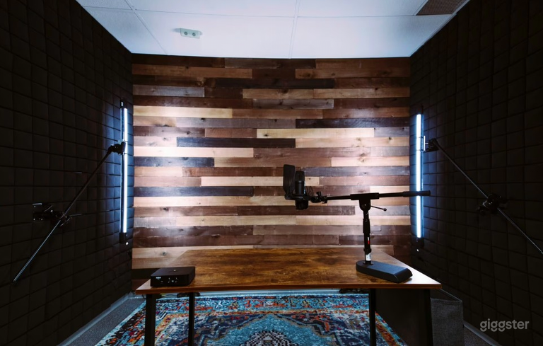  Media Room for Podcasts & Creatives 