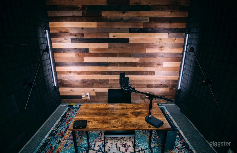  Media Room for Podcasts & Creatives 