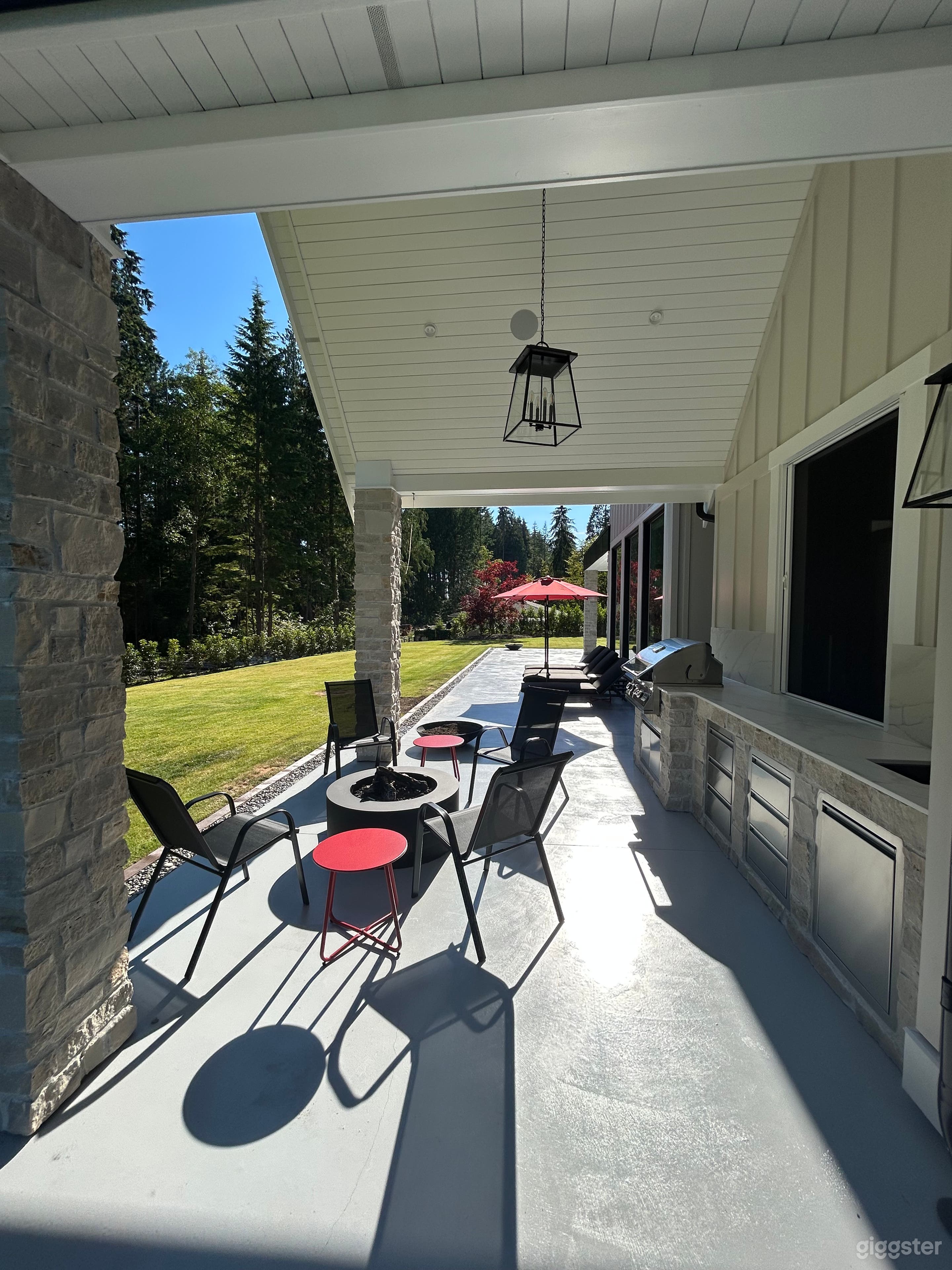 Versatile high end multi purpose custom residence. Photo 4