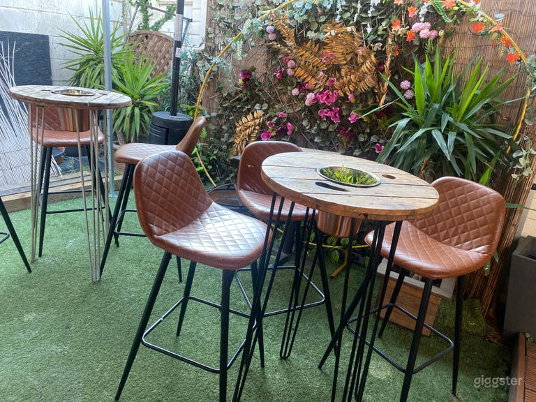  Outdoor Heated lounge  