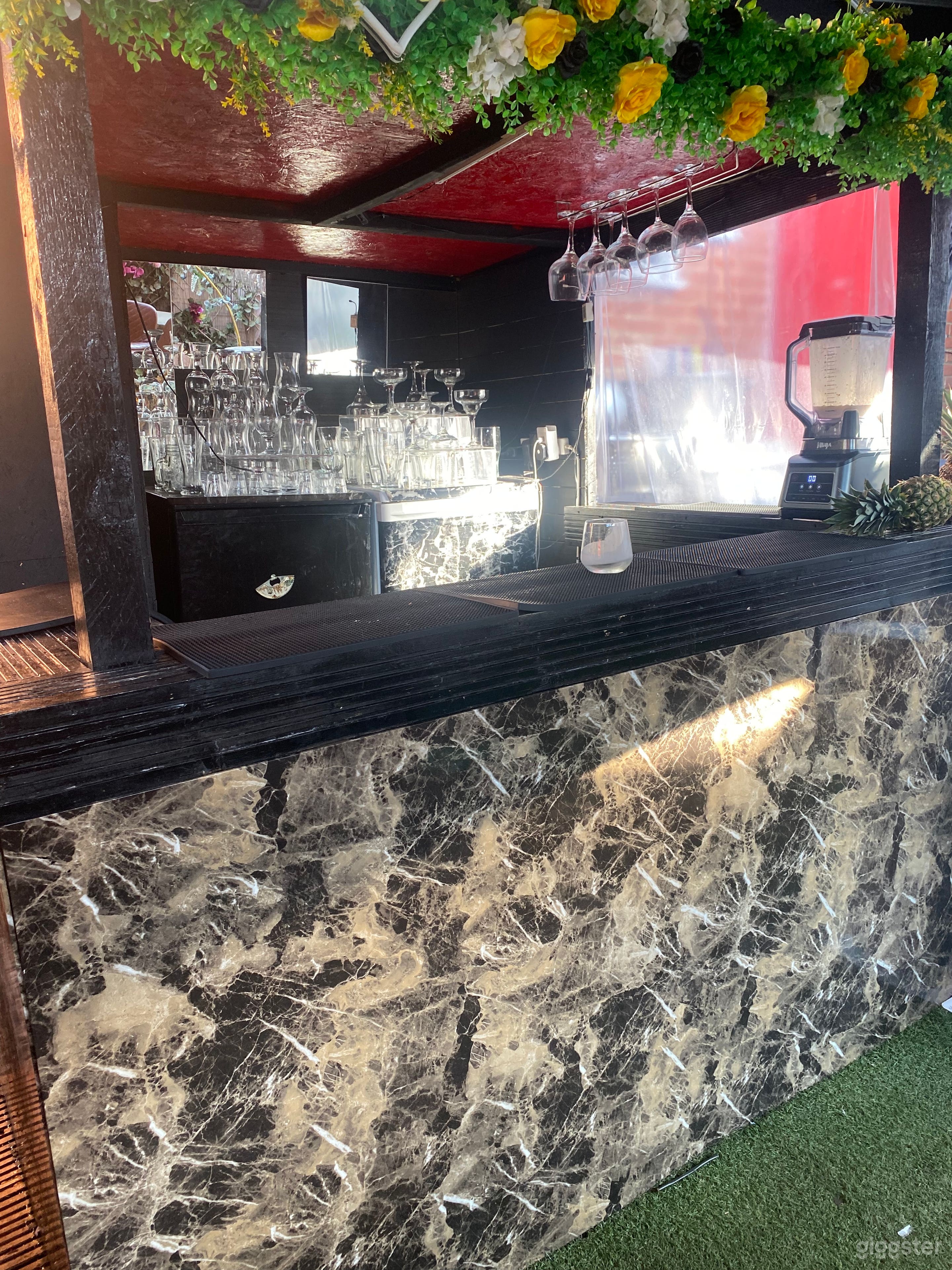 Outdoor Heated lounge  Photo 3