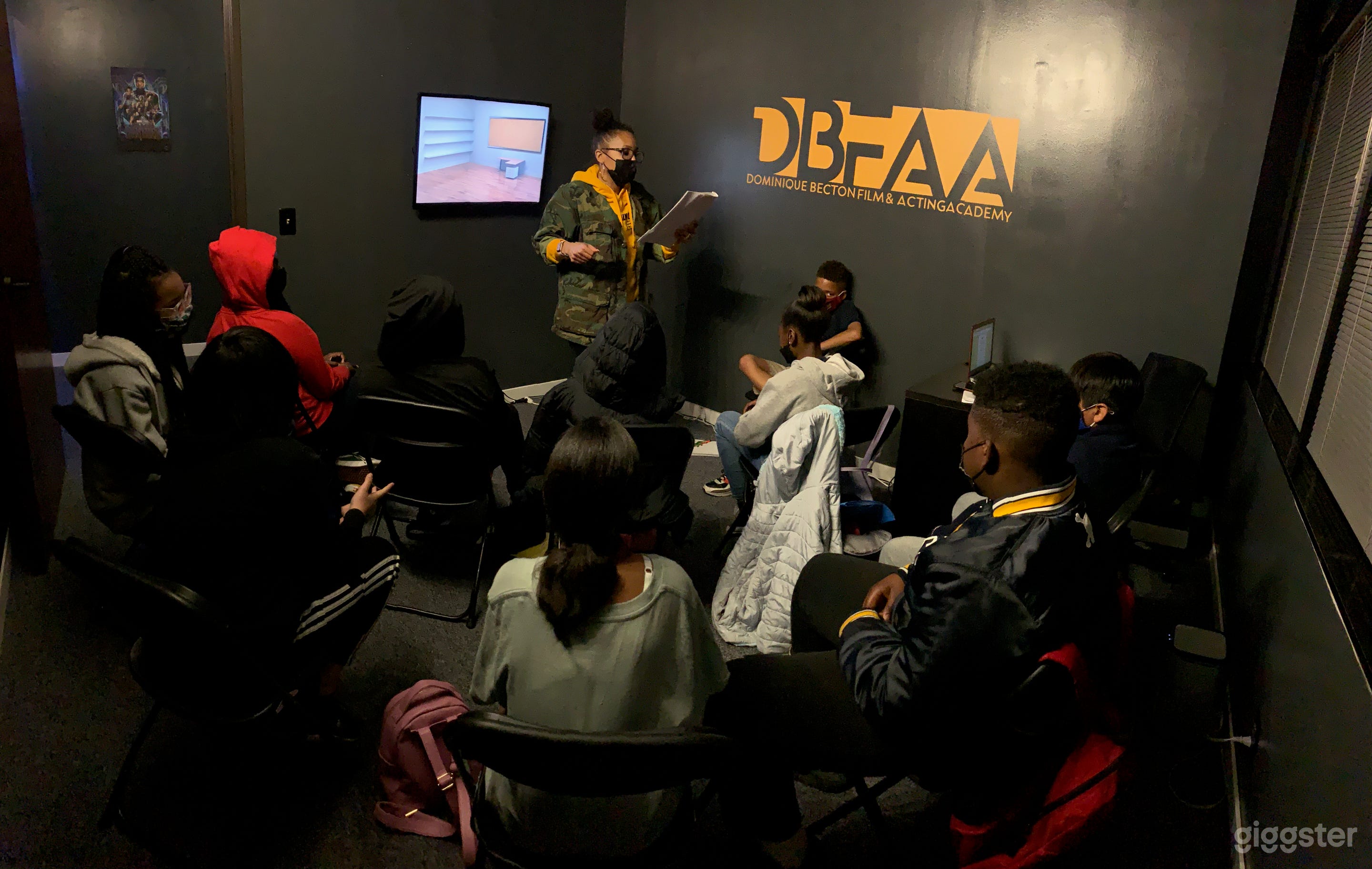 The Creative Haven: Premier Office Space  Photo 3