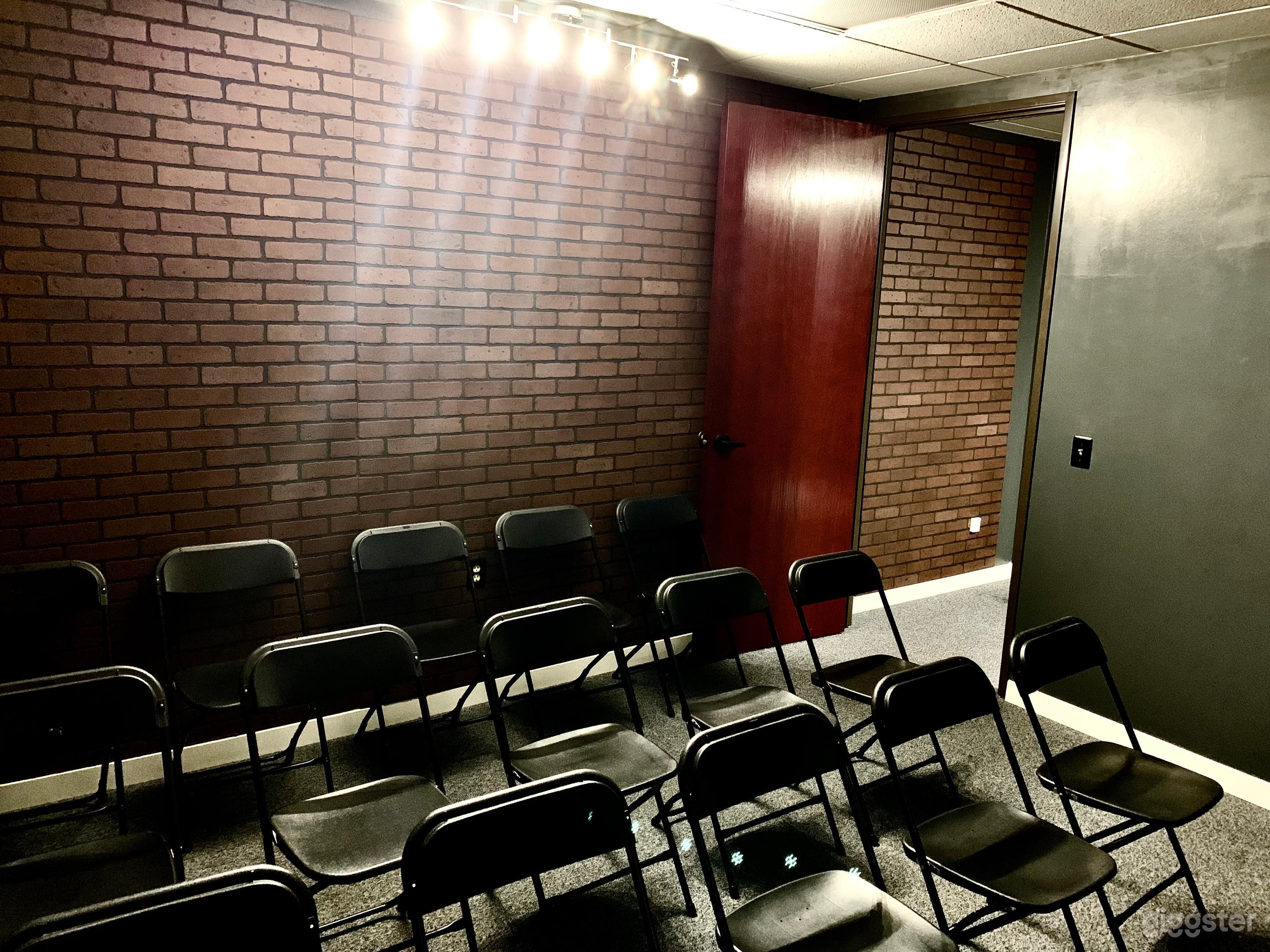 The Creative Haven: Premier Office Space  Photo 2