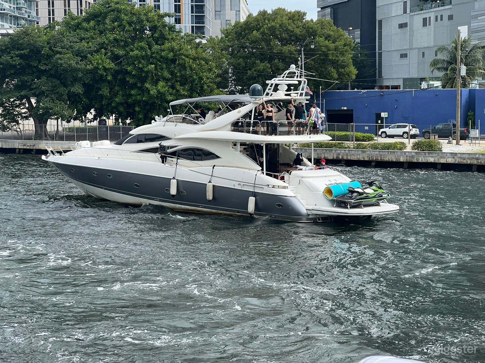 The Stylish 90' Sunseeker   Photo 2