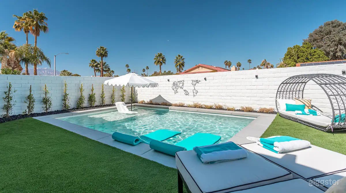 Palm Desert Groovy! Photo 1