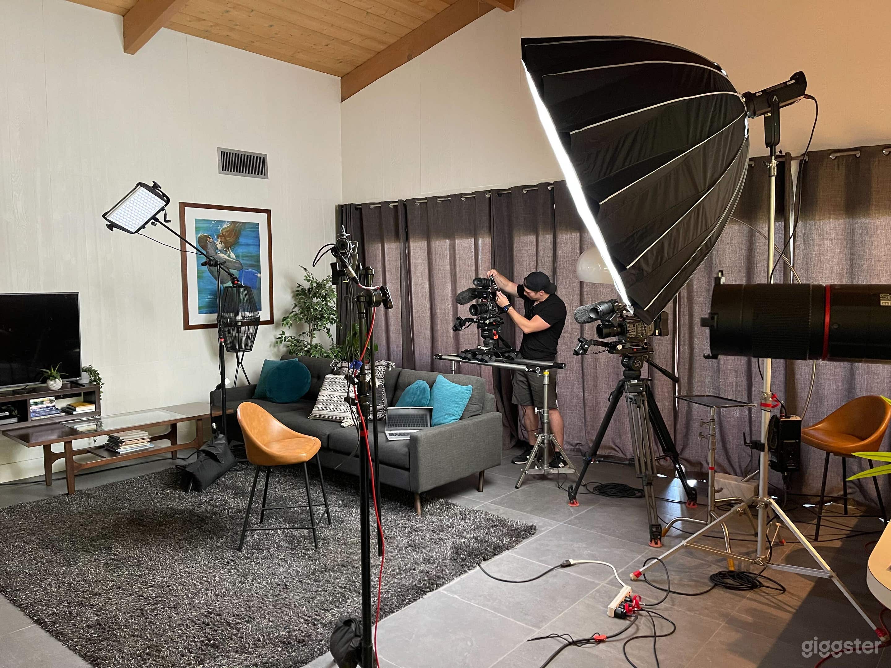 Palm Desert Groovy! Photo 2