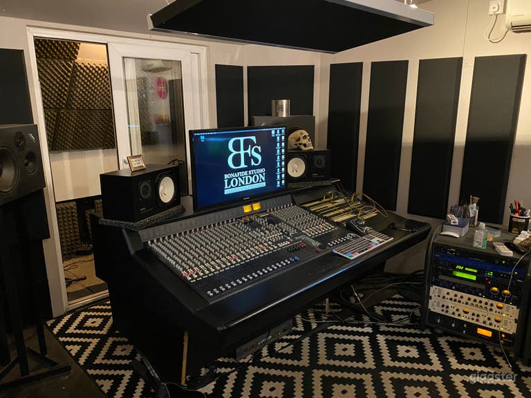  Recording and Rehearsal studio in London, UK 