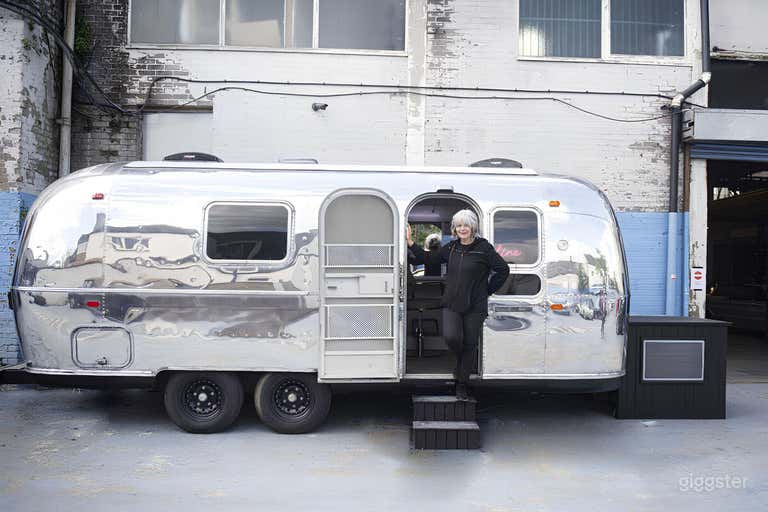  Airstream safari hair studio  