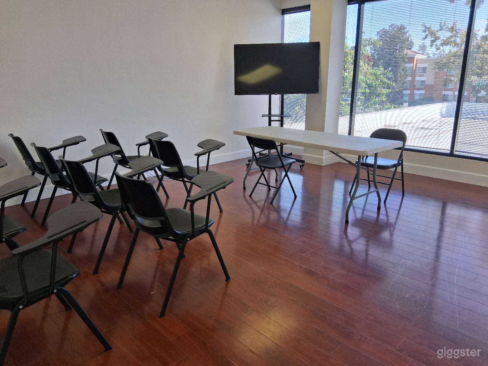 Private Meeting Space for 15 Pax in Downtown San Jose Photo 1