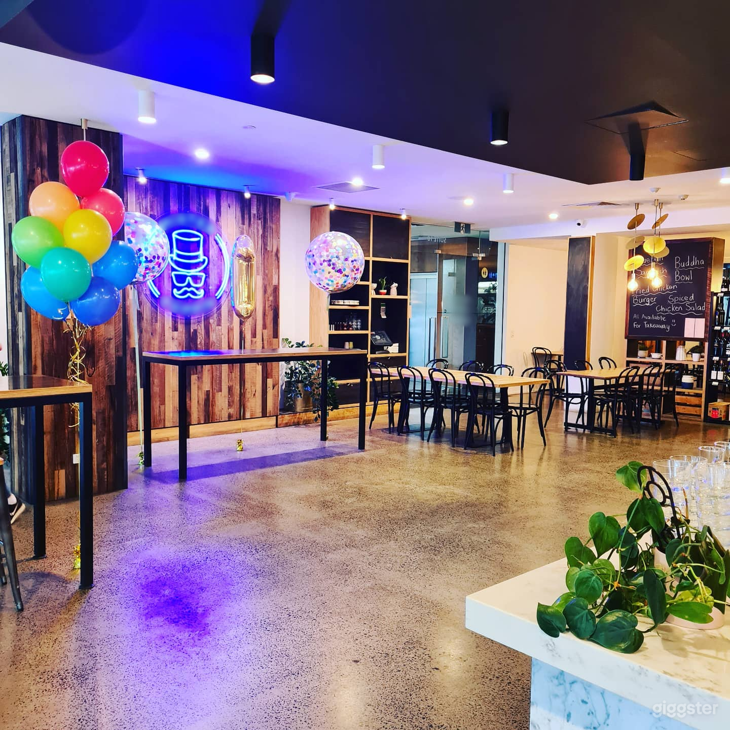 ENTIRE RESTAURANT Photo 3