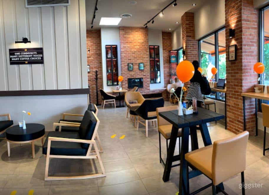 Warm, Vibrant Coffee Shop in Hamilton Photo 4