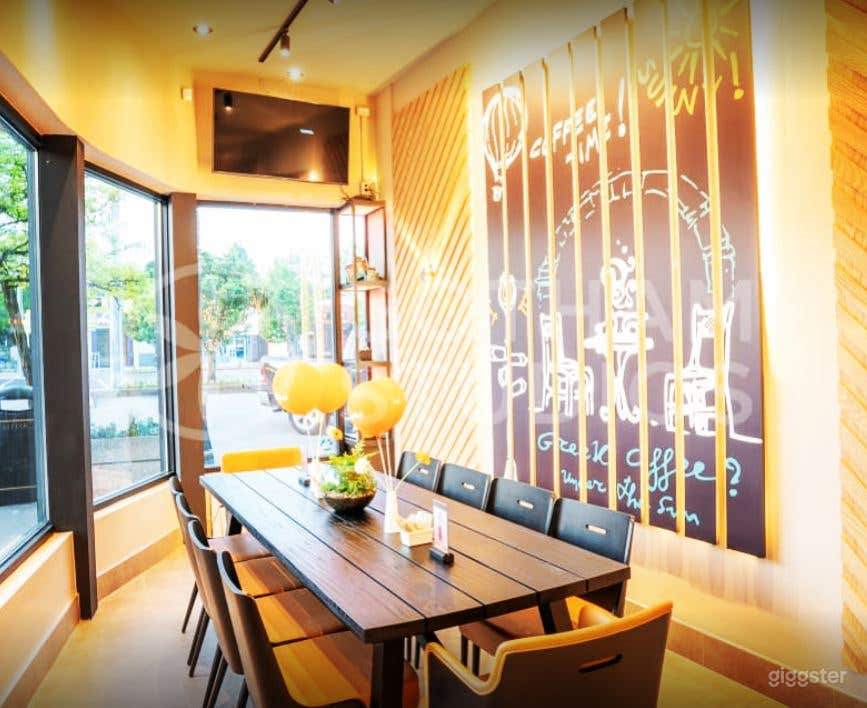 Warm, Vibrant Coffee Shop in Hamilton Photo 1