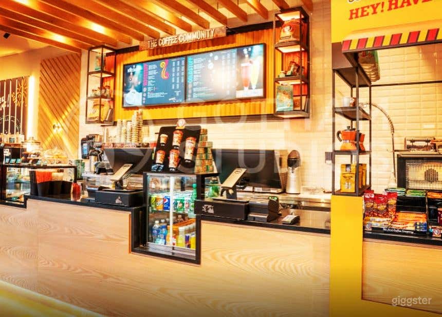 Warm, Vibrant Coffee Shop in Hamilton Photo 3