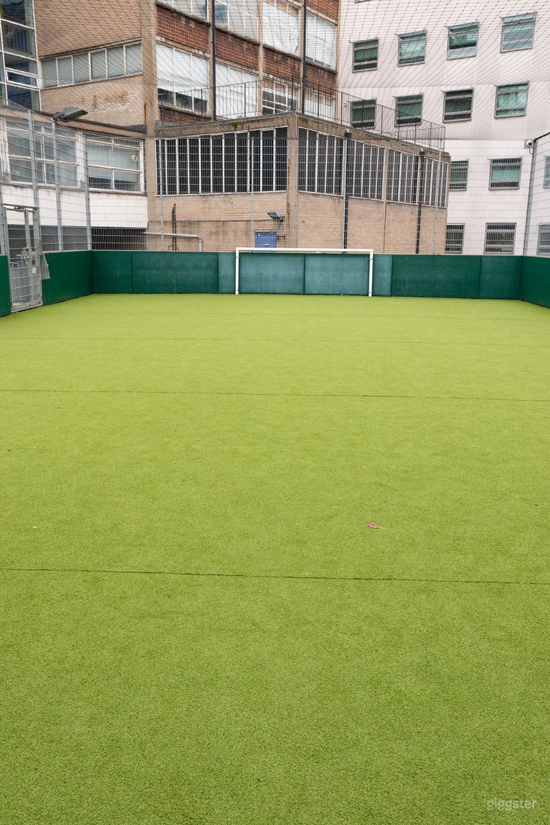 Outdoor Sports Pitch - Angel Photo 4