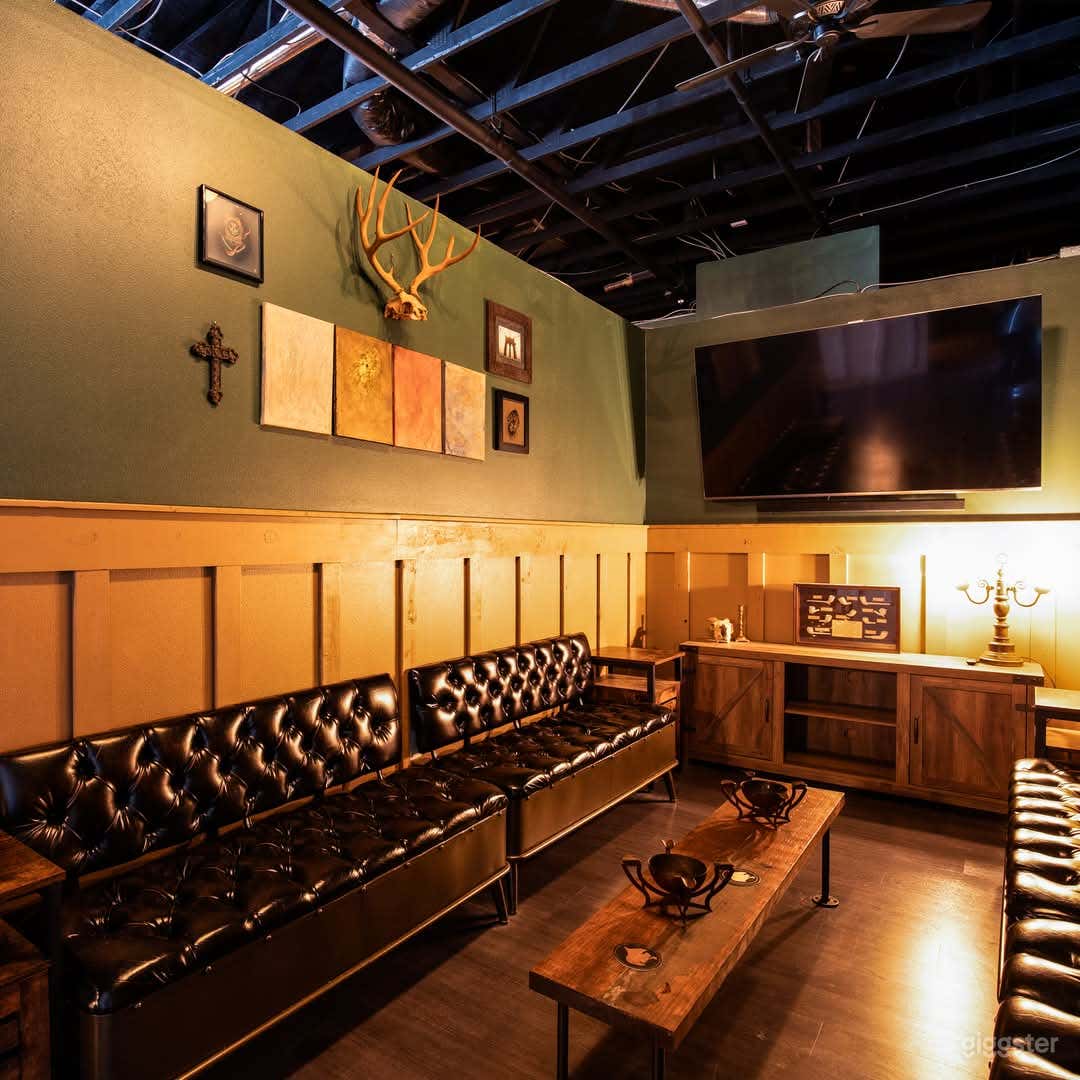 Lounge Space just Outside Austin Metro Area Photo 4