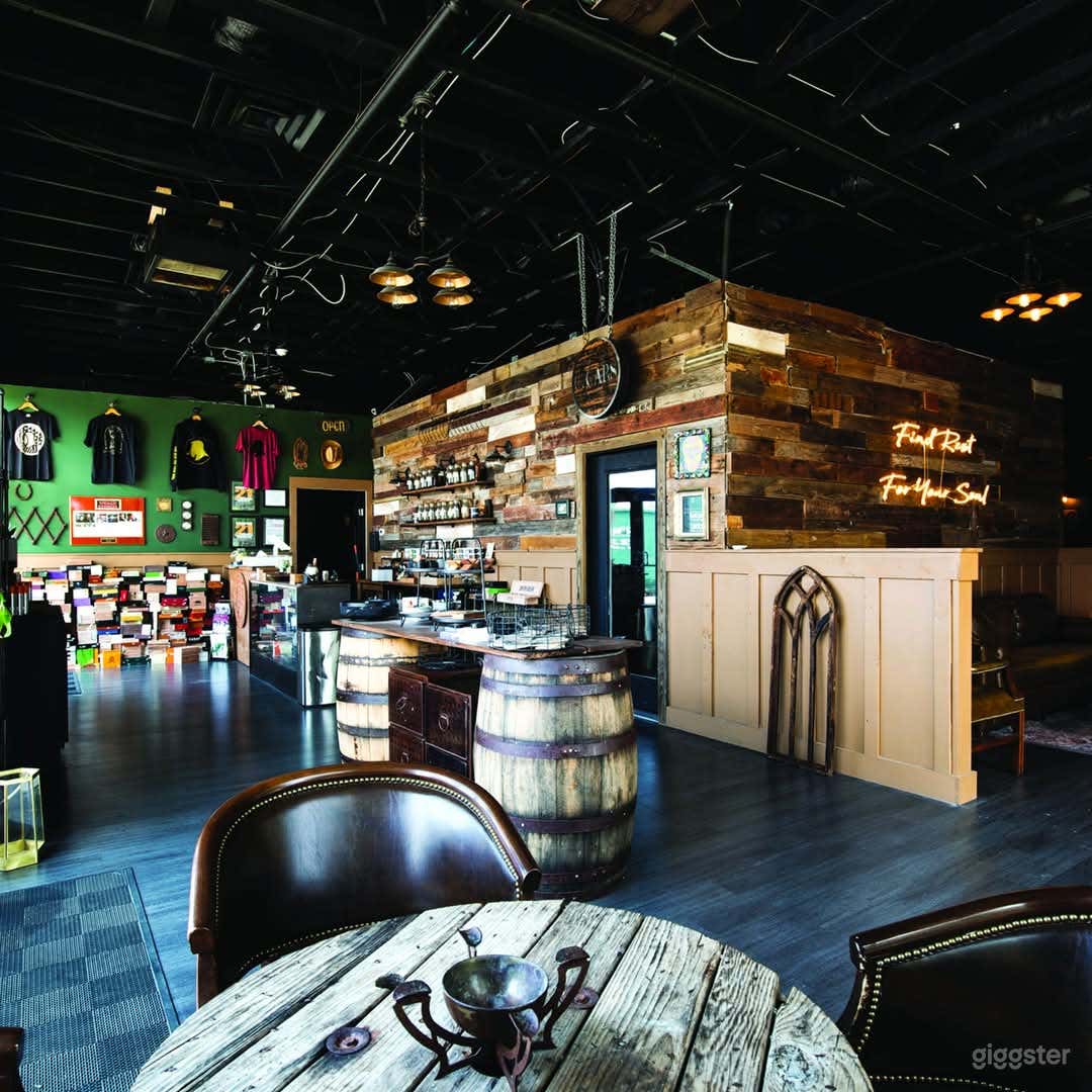 Lounge Space just Outside Austin Metro Area Photo 3