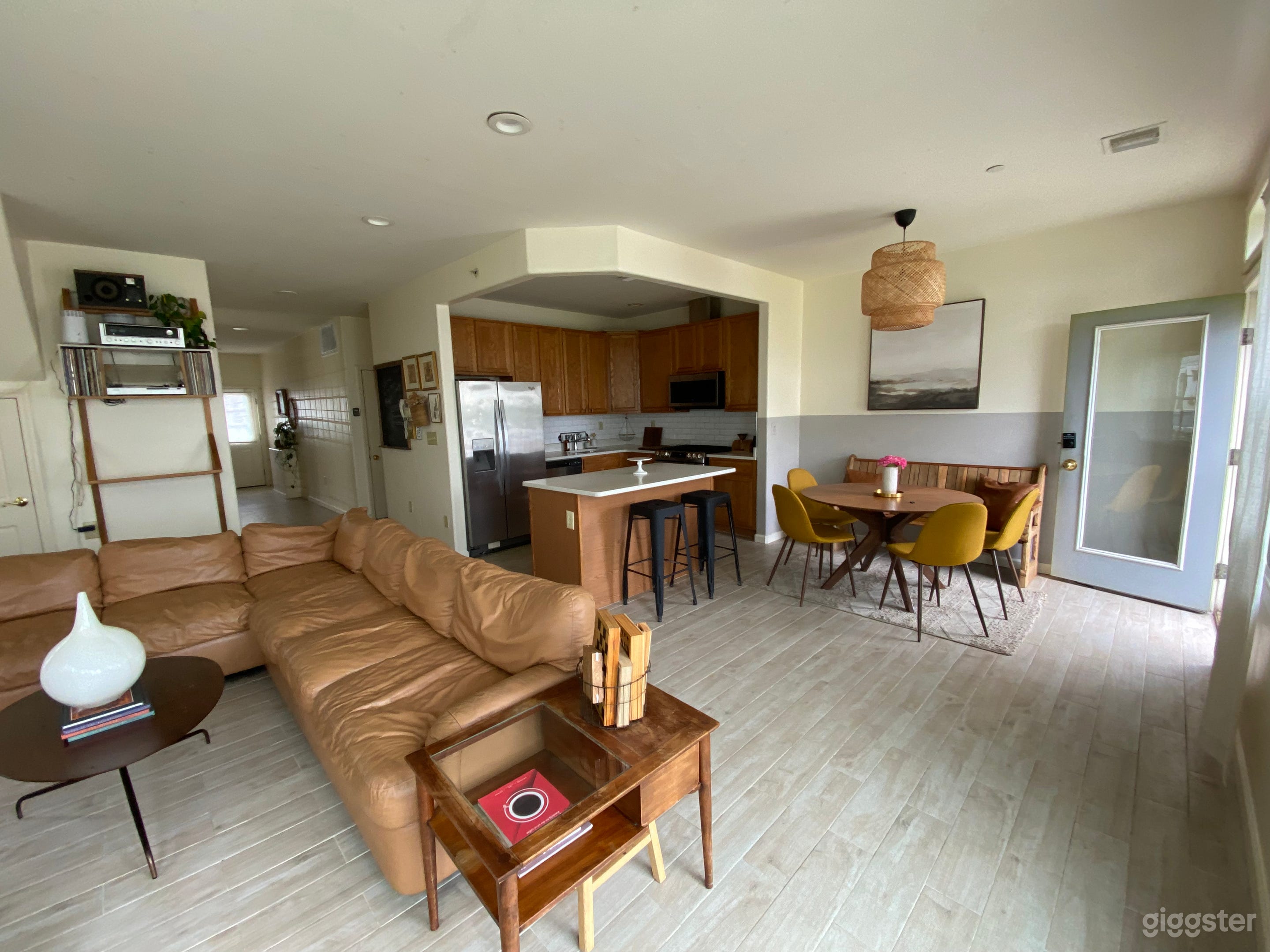 Modern Urban Surf Beach Home Photo 1