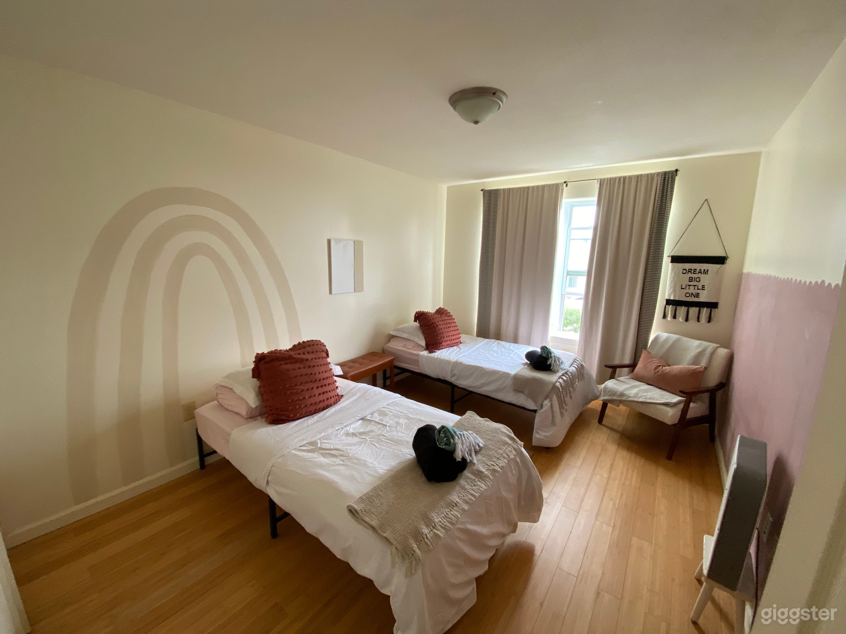 Modern Urban Surf Beach Home Photo 2