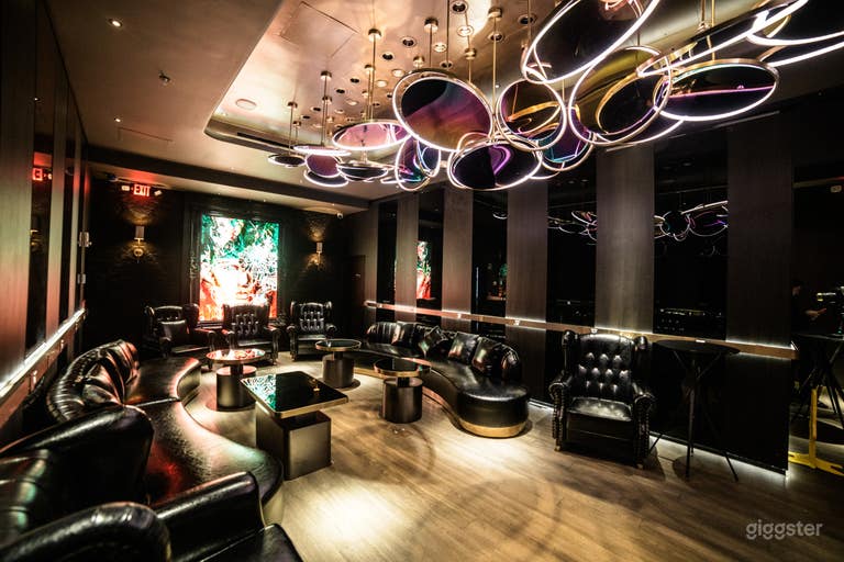  Signature Modern Lounge 