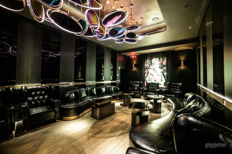  Signature Modern Lounge 