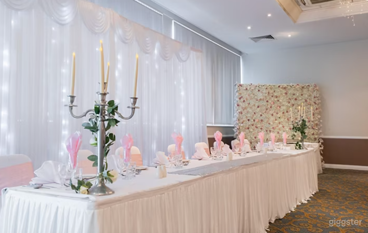 Gorgeous Manor Suite for Weddings and Events Photo 4