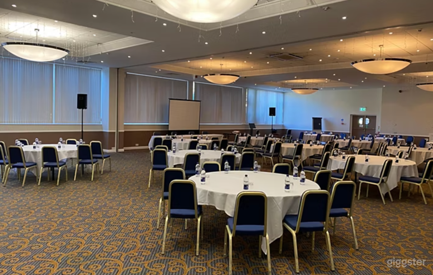 Gorgeous Manor Suite for Weddings and Events Photo 3