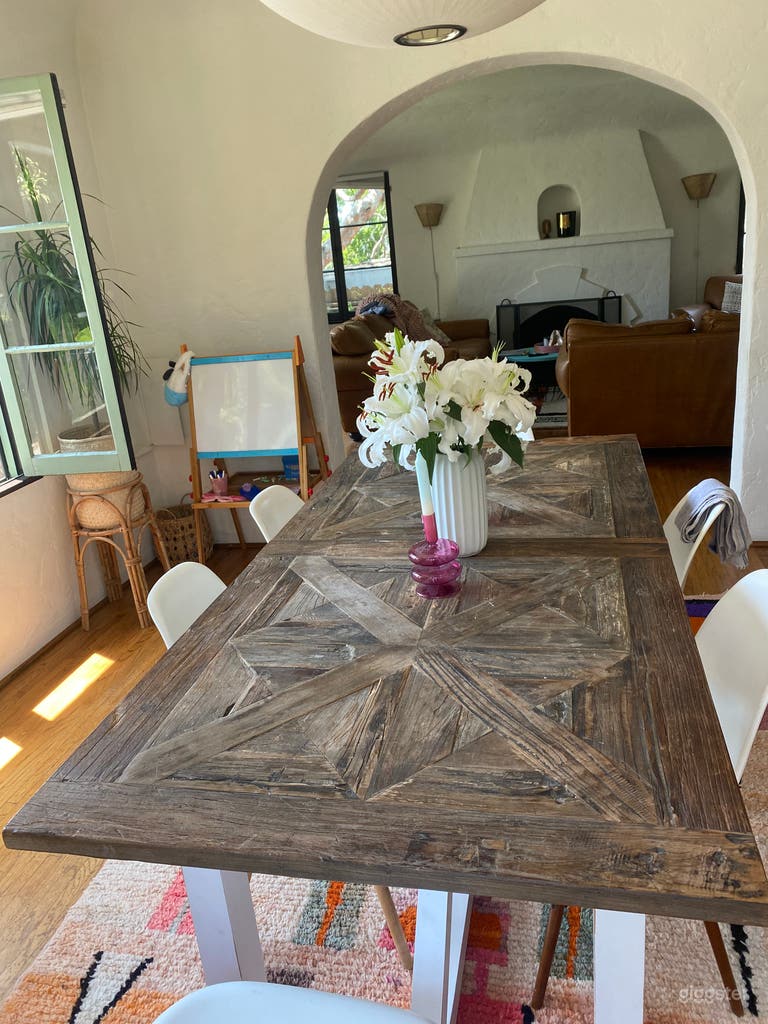  Santa Monica Sunset Park Spanish Bungalow 