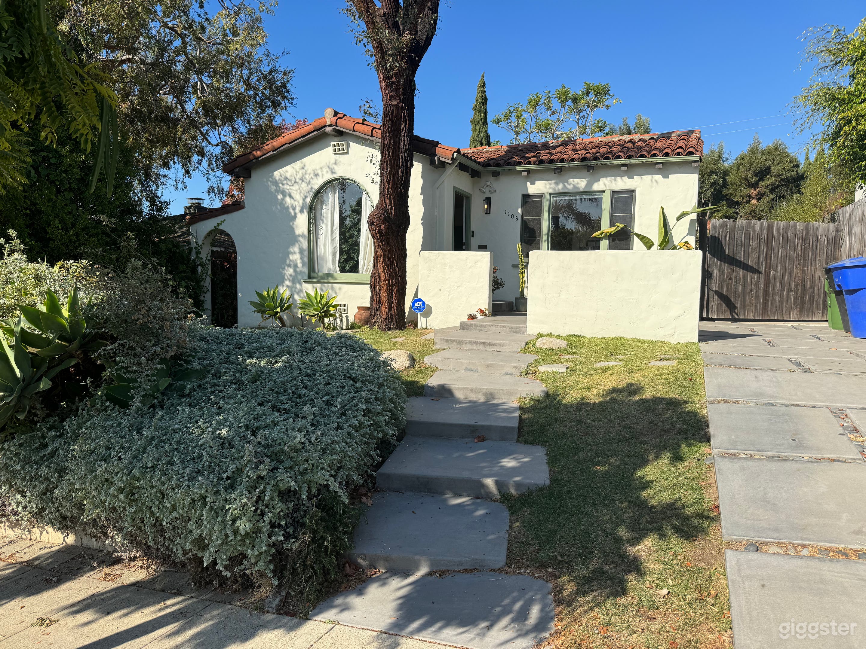 Santa Monica Sunset Park Spanish Bungalow Photo 1